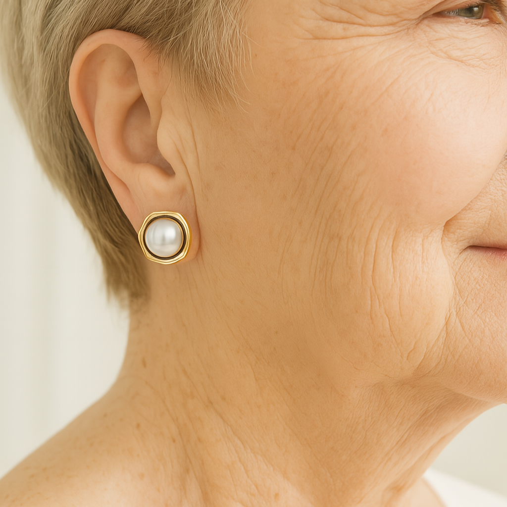 Classic Pearl Stud Earrings in Gold Frame