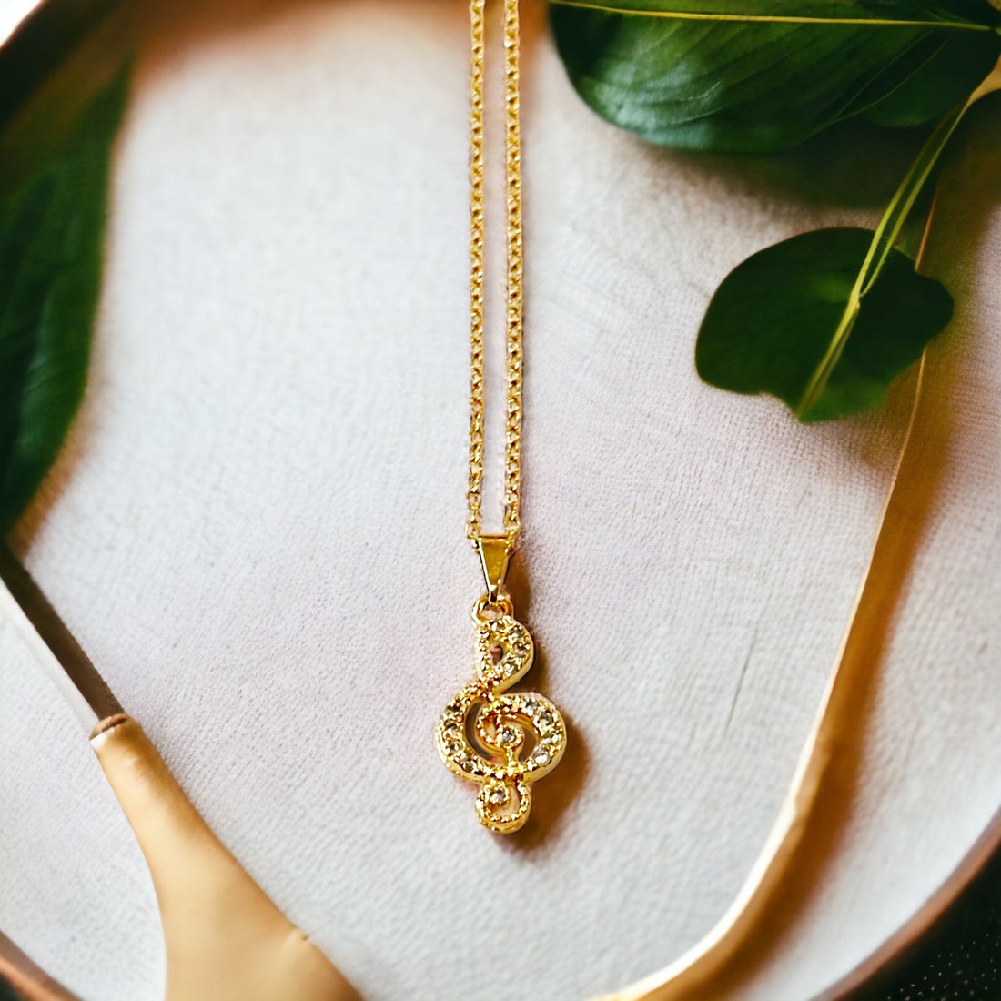 Treble Clef Pendant Necklace in Gold