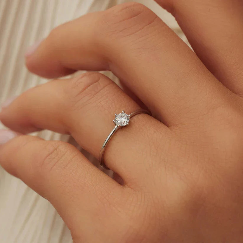 Delicate Solitaire Ring with Sparkling Centerpiece